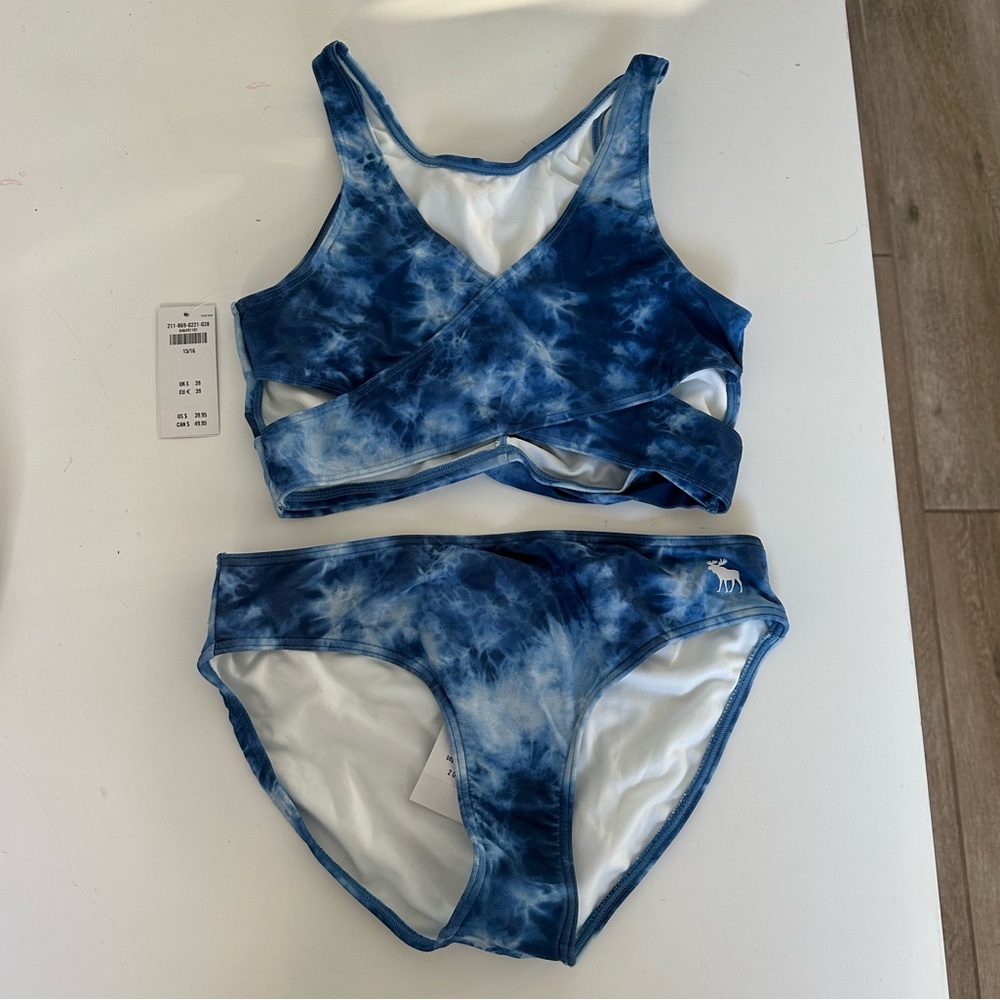 Swimsuits Abercrombie girls size 15/16. Never worn.